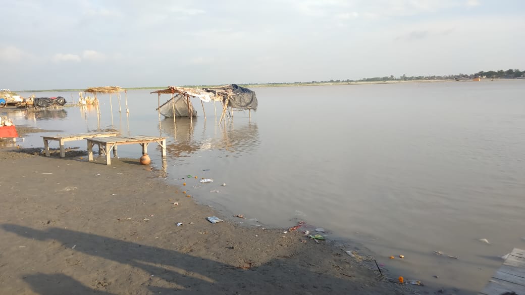 गंगा दशहरा कछला घाट पर प्रशासन मुस्तैद नहीं उमड़ी श्रधालुओं की भीड़