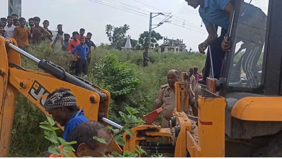 उझानी-लापता बुजुर्ग का नाले में मिला शव ,मौके पर पहुंची उझानी कोतवाली पुलिस