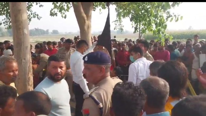बदायूं-पेड़ पर लटका मिला युबक का शव,हुई मौत